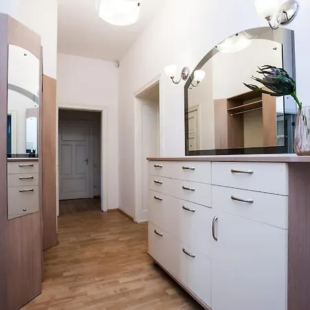 Spacious, Comfy 4br Center Riga