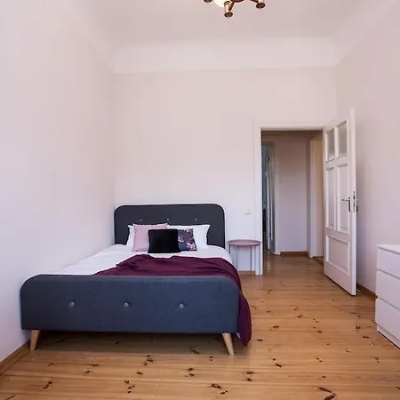 Spacious, Comfy 4br Center Riga